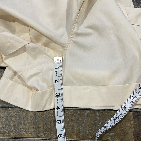 LOFT Herringbone Belted Paper Bag Shorts; Size 4; Color: whisper white - Picture 9 of 11